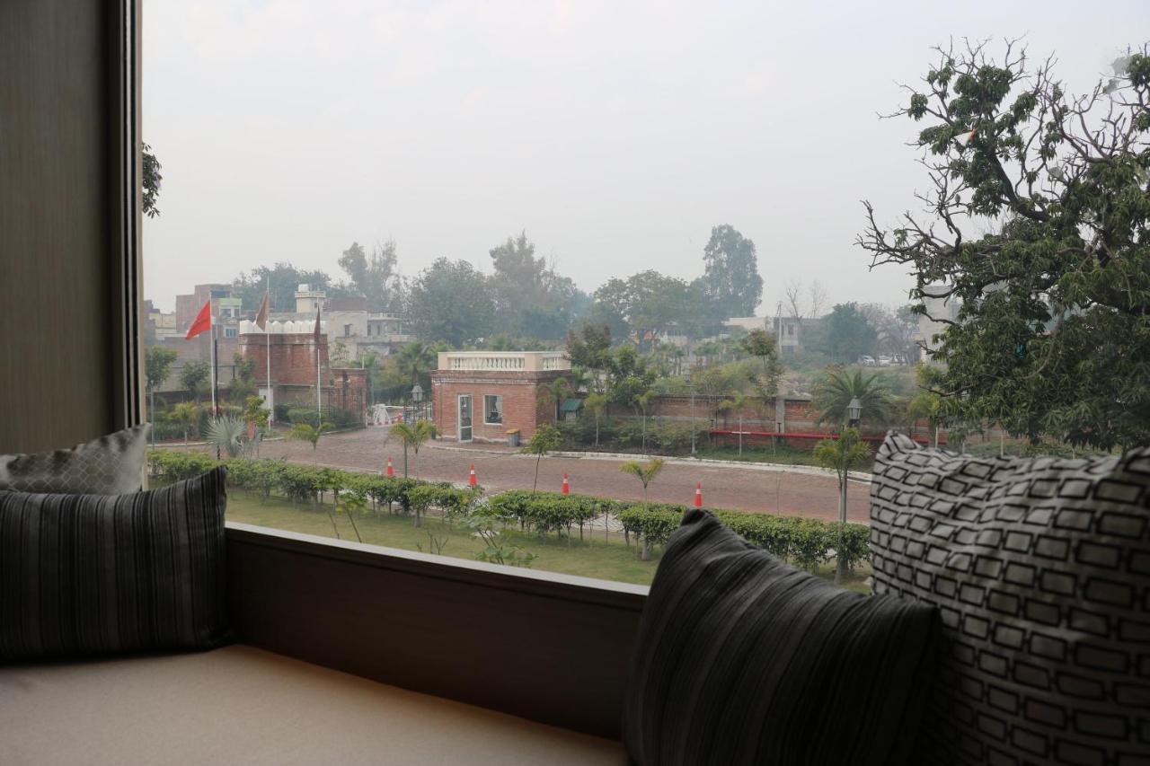 Welcomhotel By Itc Hotels, Raja Sansi, Амритсар Екстериор снимка